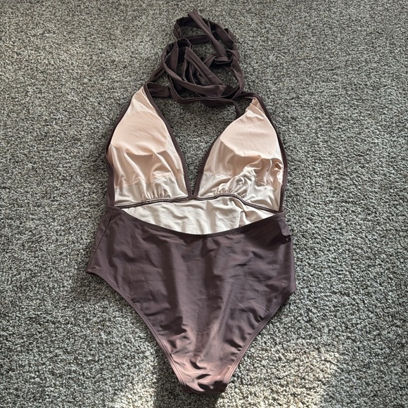 Cupshe Deep V Neck Strappy One Piece Swimsuit Women's Size Extra Large - Picture 4 of 8